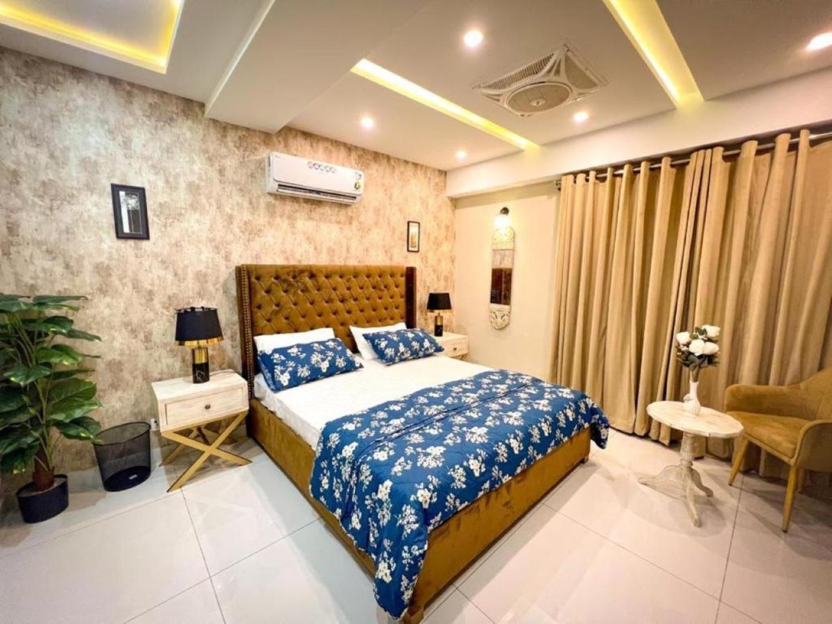 Eiffel Luxury Apartments Lahore Exteriör bild