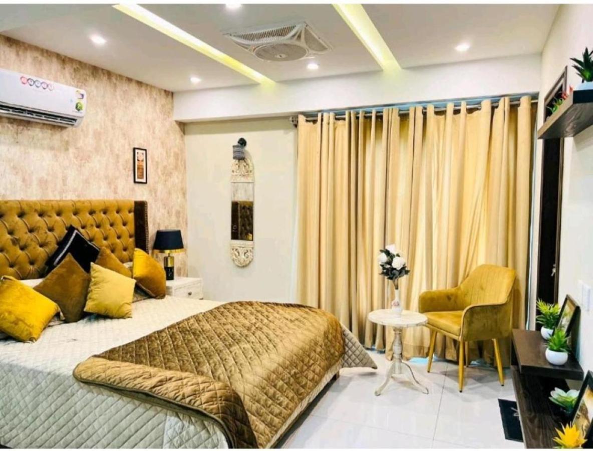 Eiffel Luxury Apartments Lahore Exteriör bild