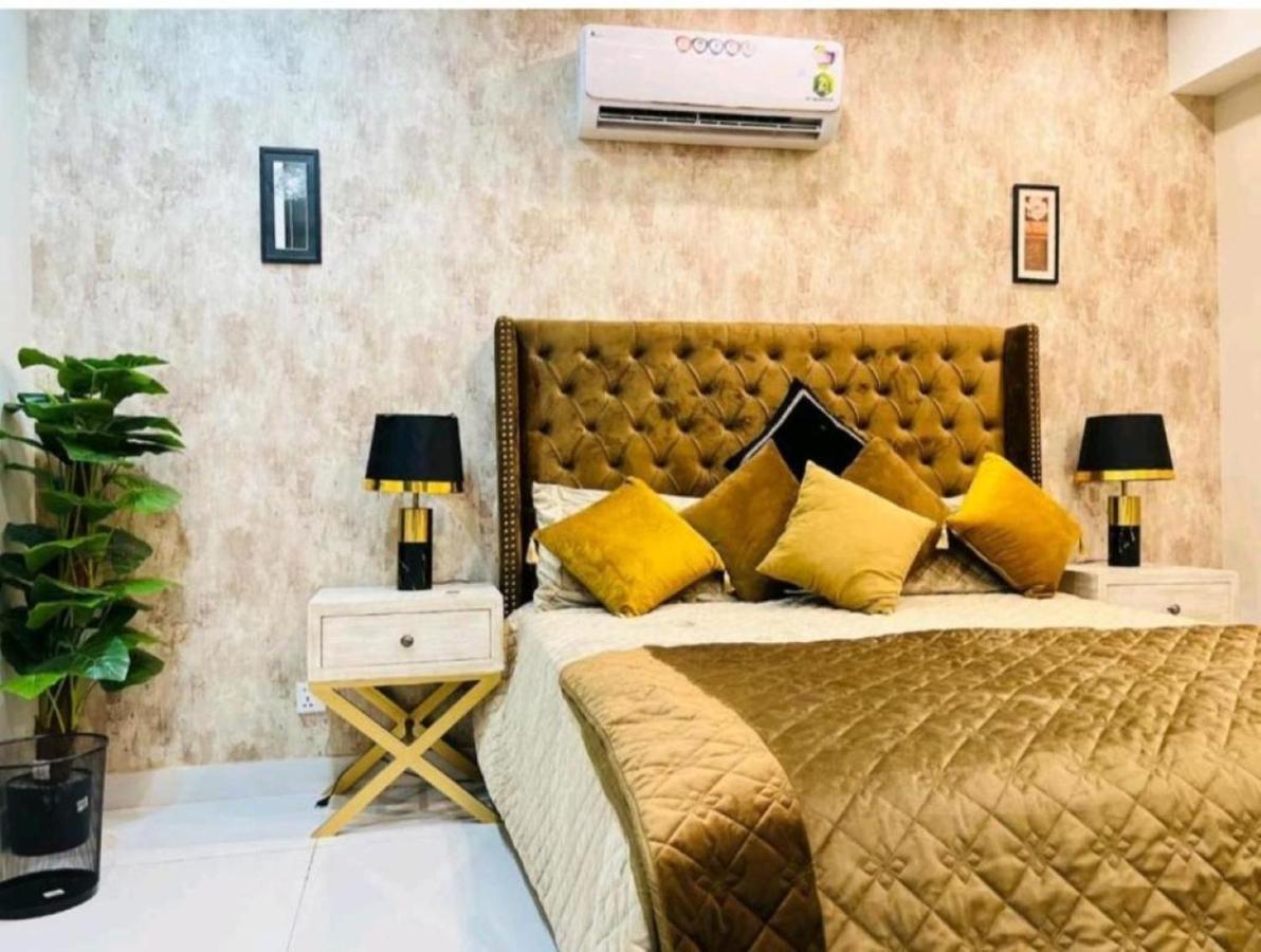Eiffel Luxury Apartments Lahore Exteriör bild